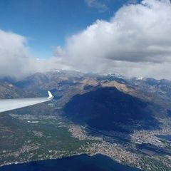 Flugwegposition um 11:11:54: Aufgenommen in der Nähe von Maccagno con Pino e Veddasca, Province of Varese, Italien in 2715 Meter